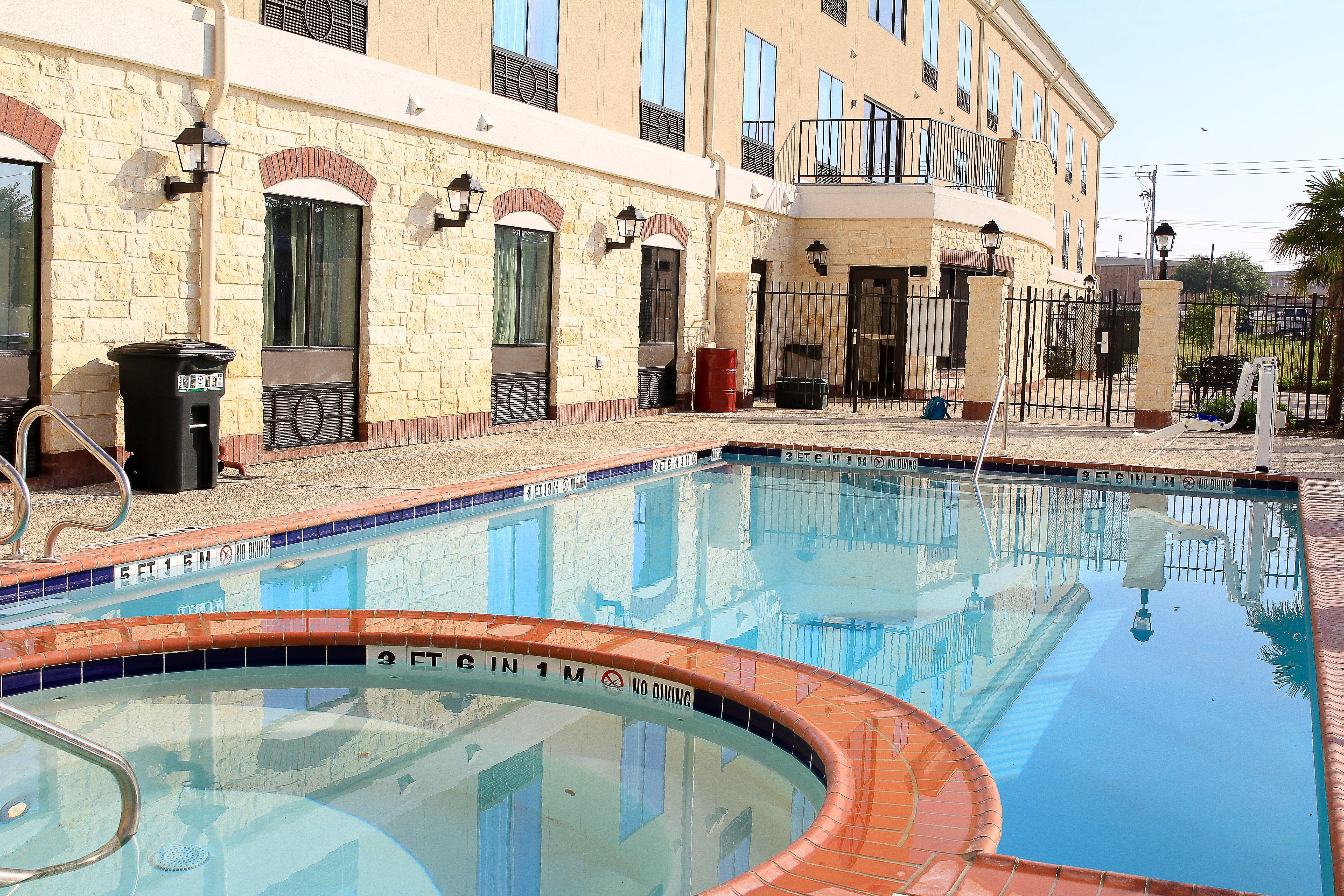 Holiday Inn Express Hotel & Suites Floresville By Ihg Екстер'єр фото