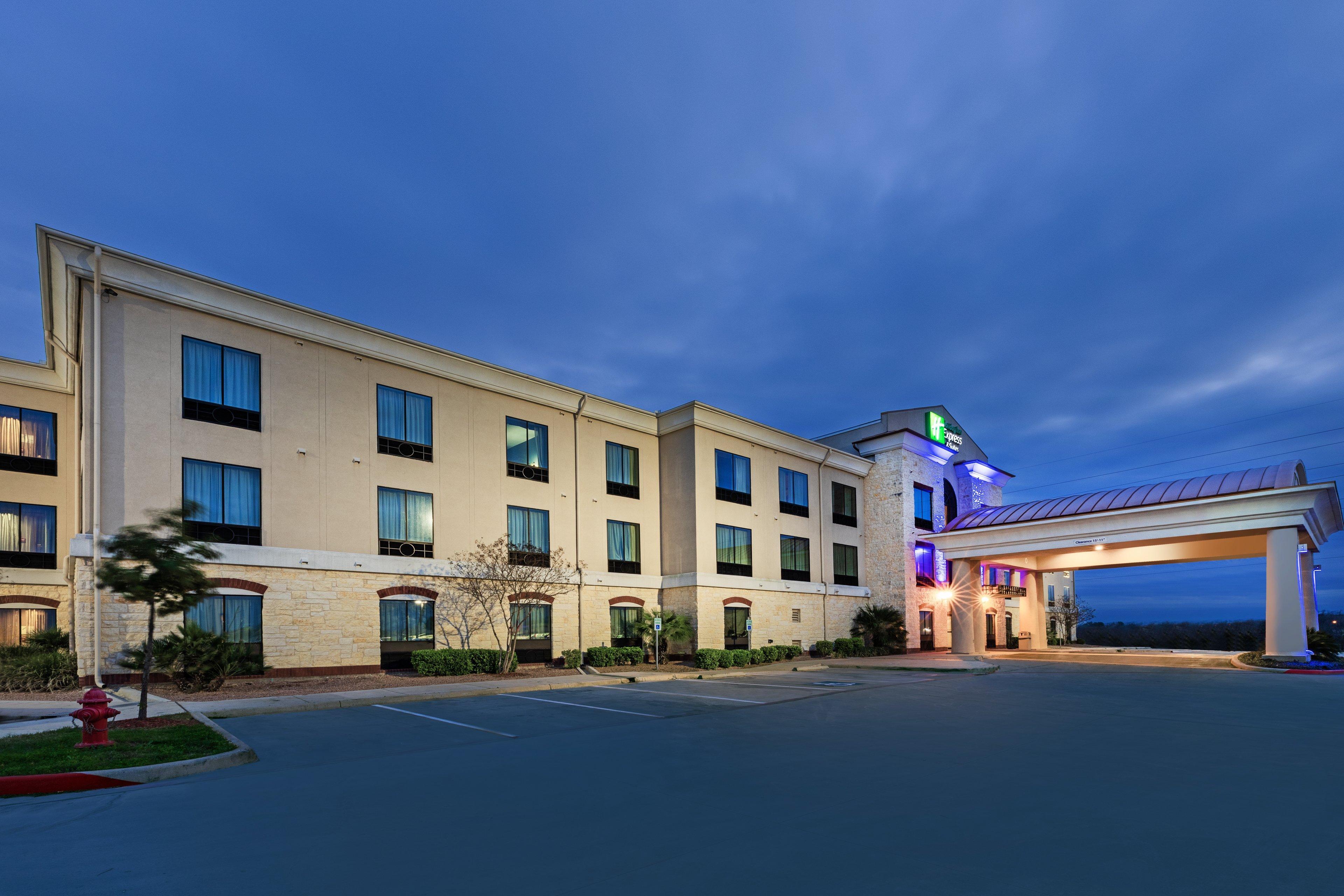 Holiday Inn Express Hotel & Suites Floresville By Ihg Екстер'єр фото